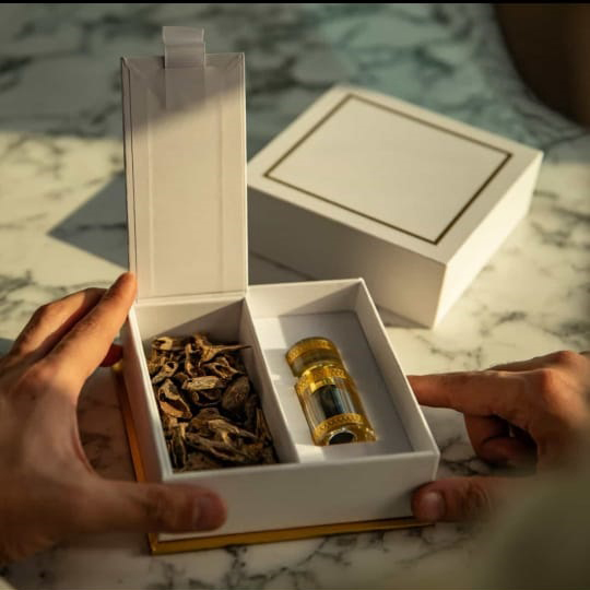 Gift Pack Oudh Bakhoor And Dahn Al Oudh Hindi Qadeem